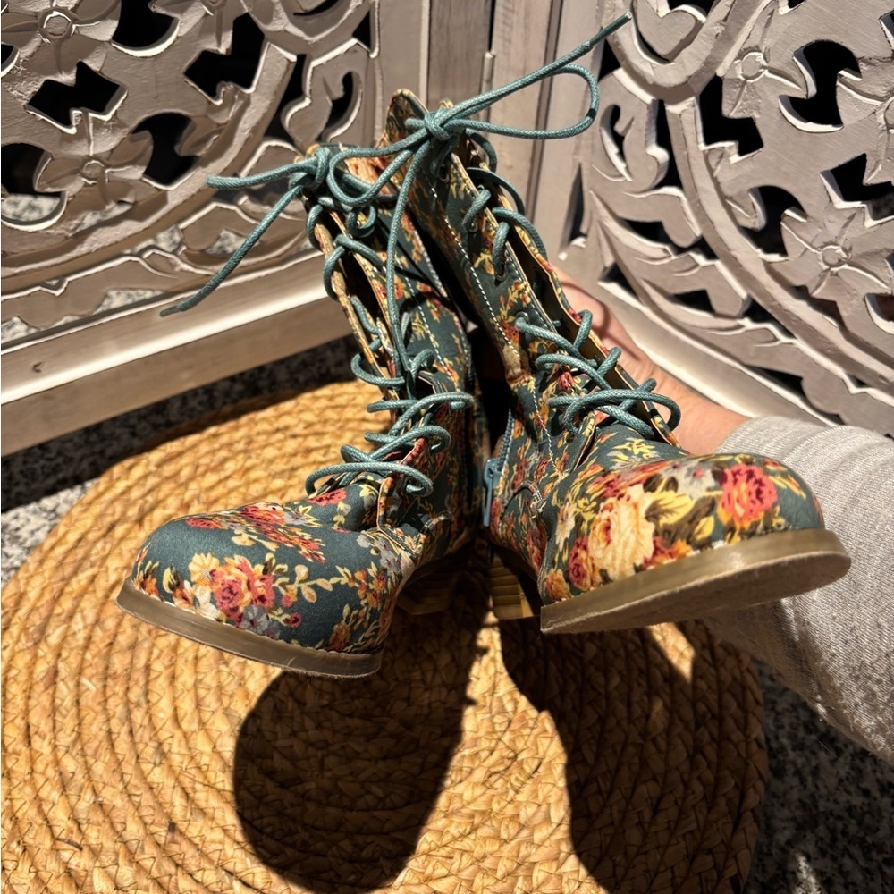 Charlotte Russe Floral Lace-Up Boots - Blue and Pink - Picture 8 of 11